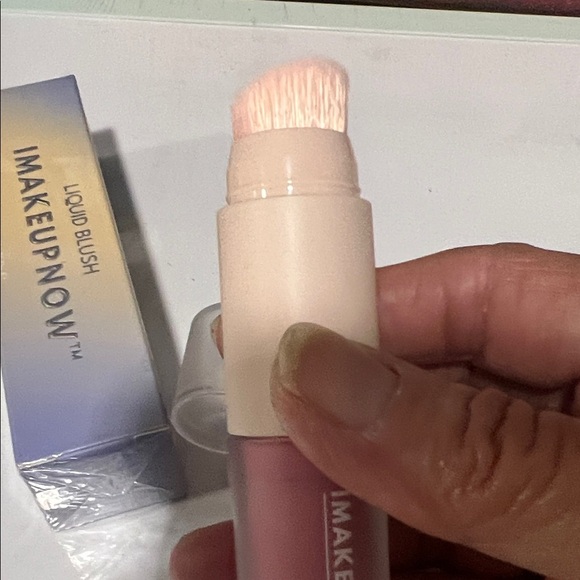 Liquid Blush - - Picture 3 of 3